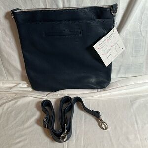 Thirty One Studio Navy Blue w/strap NEW